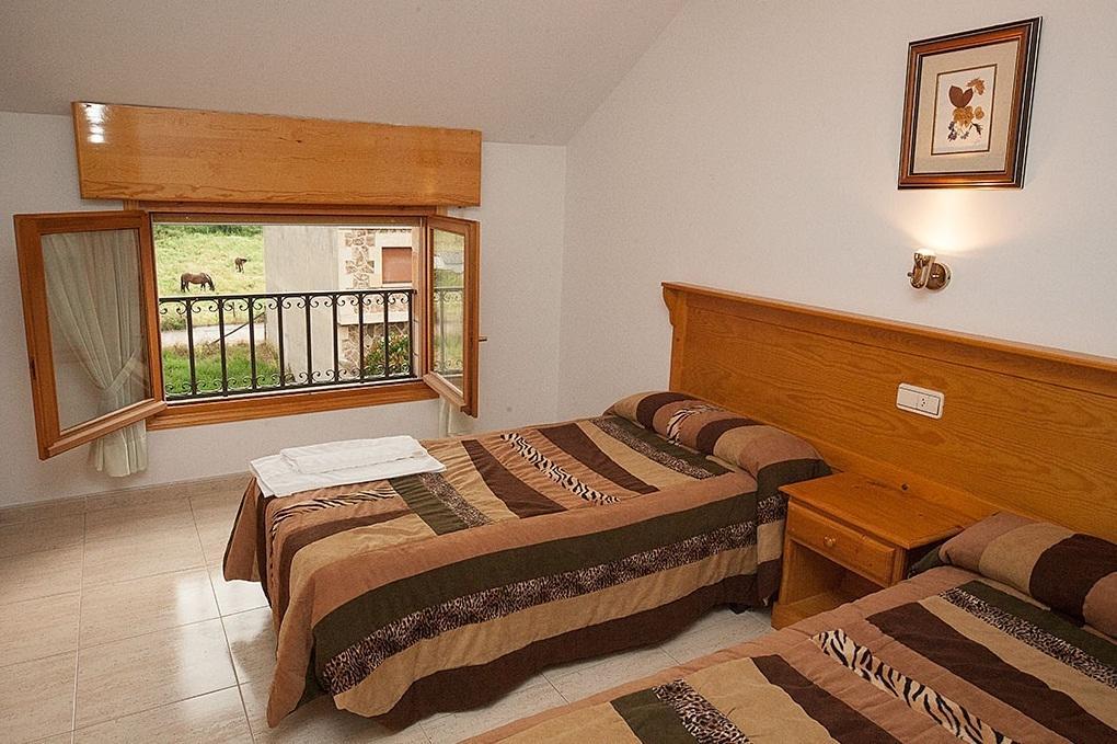 Hostal Vinuesa Bagian luar foto